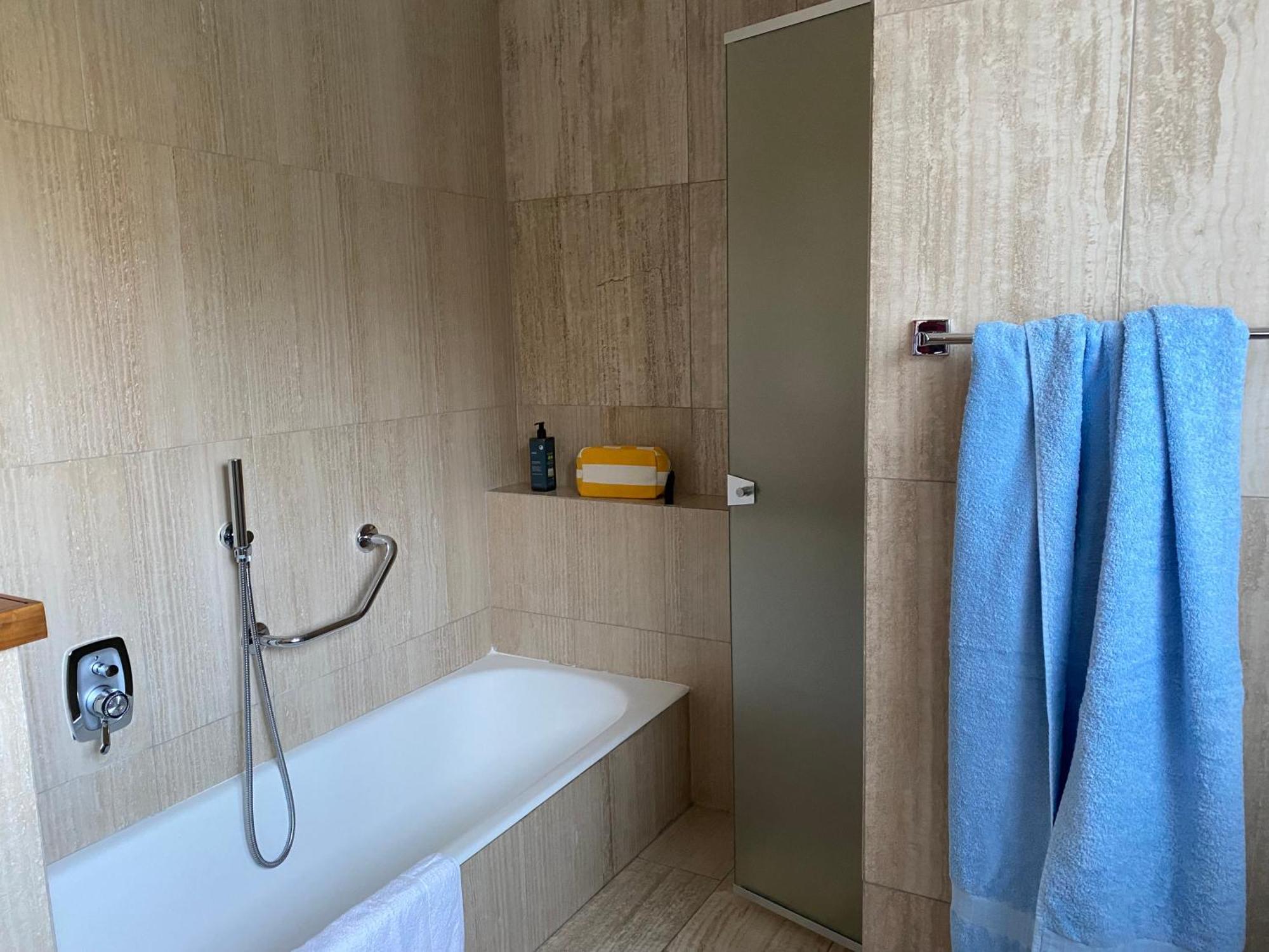 Holiday Home Punta D'Oro With Garden, Parking Place And Lake Access At 300 M 伊塞奥 外观 照片